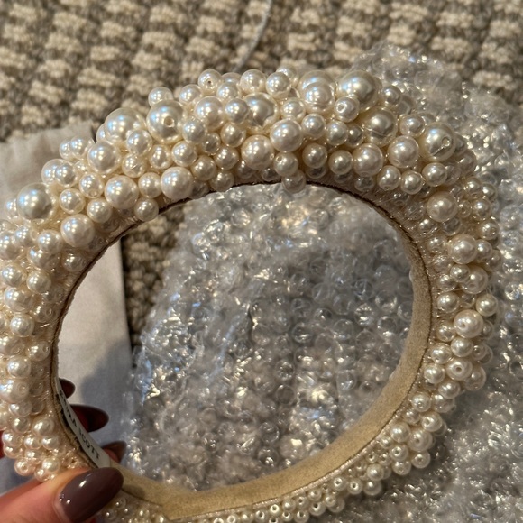 Worn once Kendra Scott Pearl headband - Picture 4 of 4